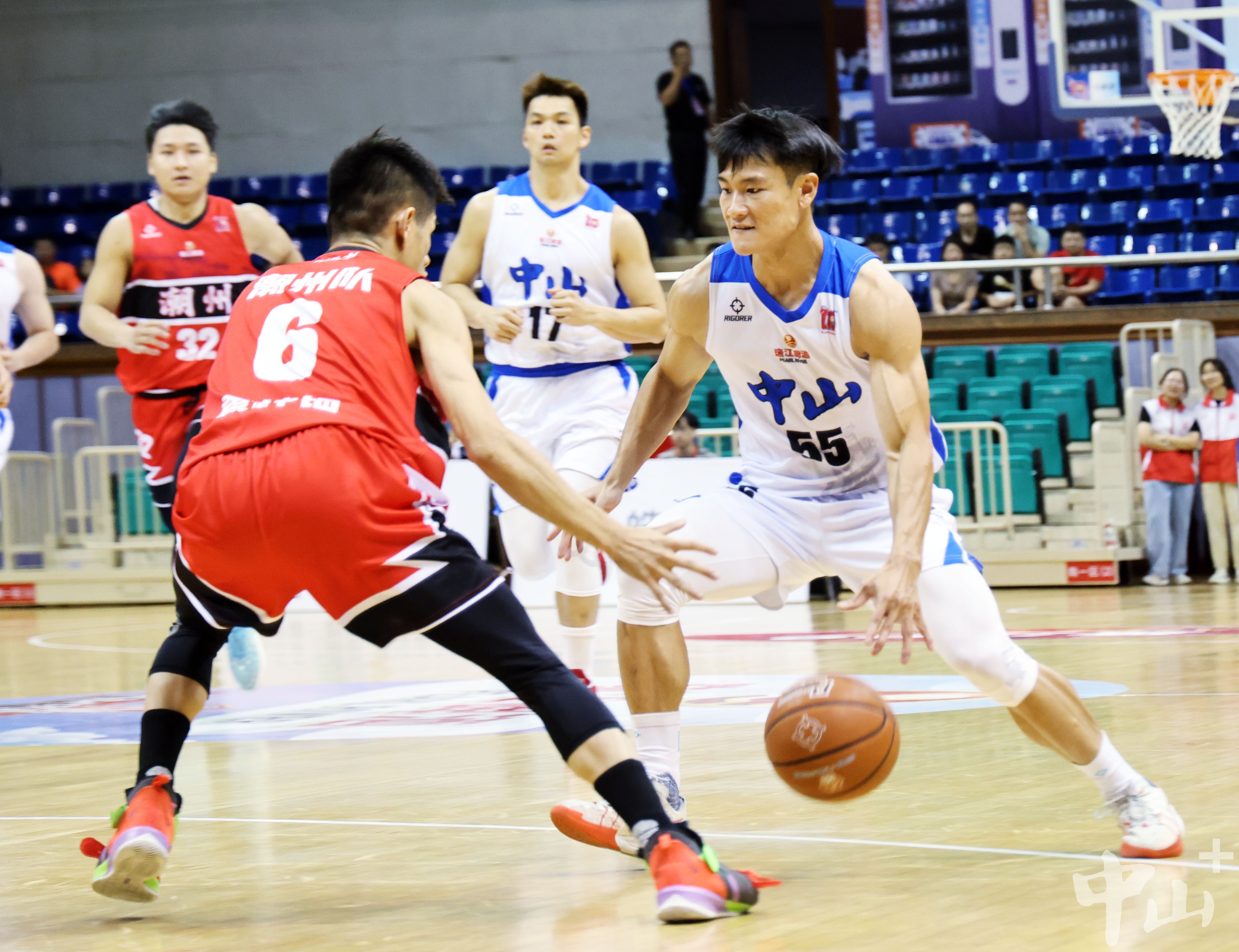 湖北男篮客场夺冠,实现联赛四连胜 湖北男篮客场夺冠,实现联赛四连胜