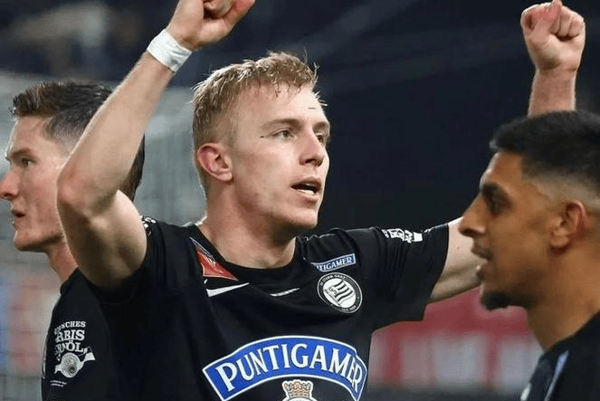 里尔客场战胜对手,保住联赛第一 里尔客场战胜对手,保住联赛第一