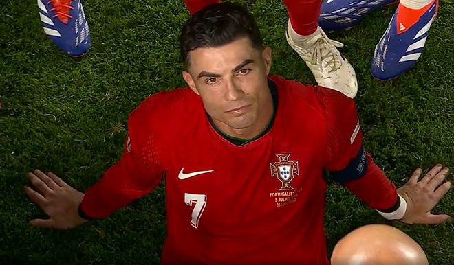 铁血对决!葡萄牙队与法国队搏杀 铁血对决!葡萄牙队与法国队搏杀