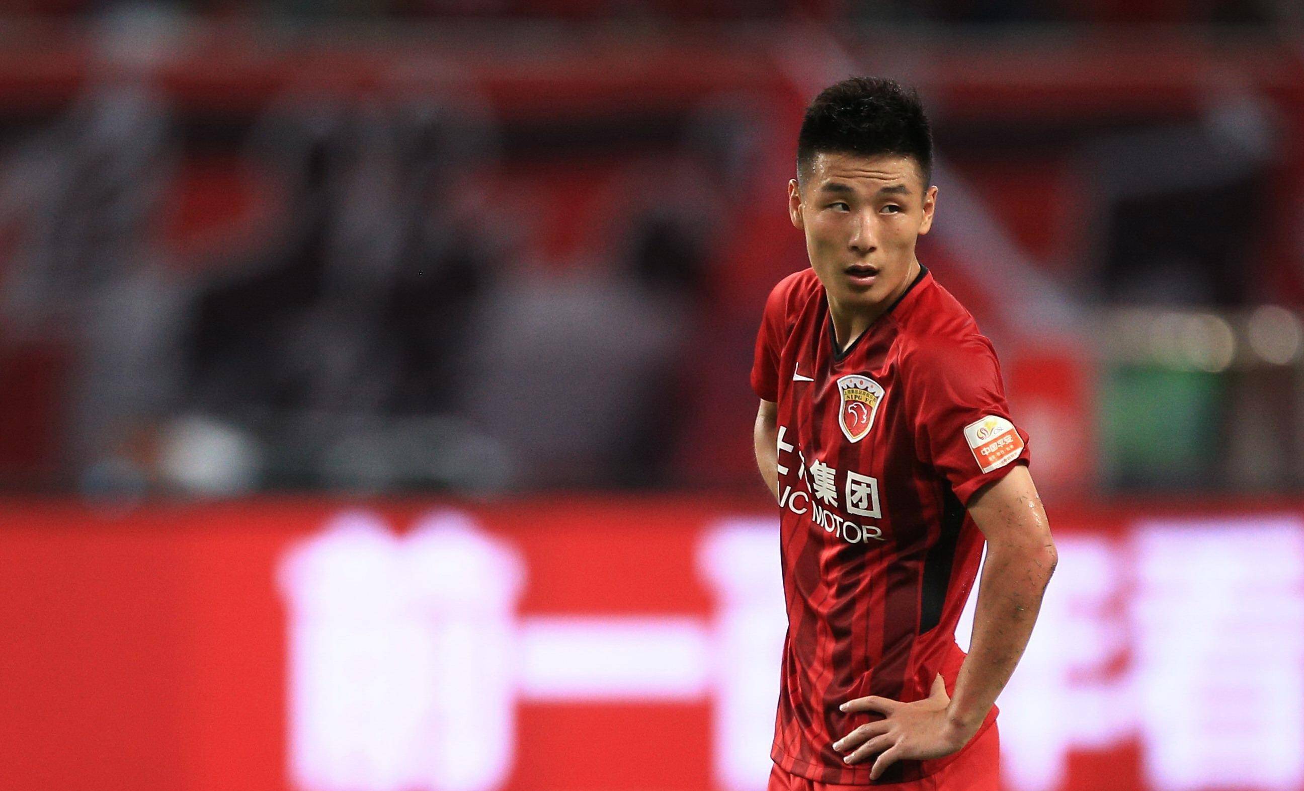 包含上港主场大胜河南建业！爆发哇炮助攻创纪录的词条