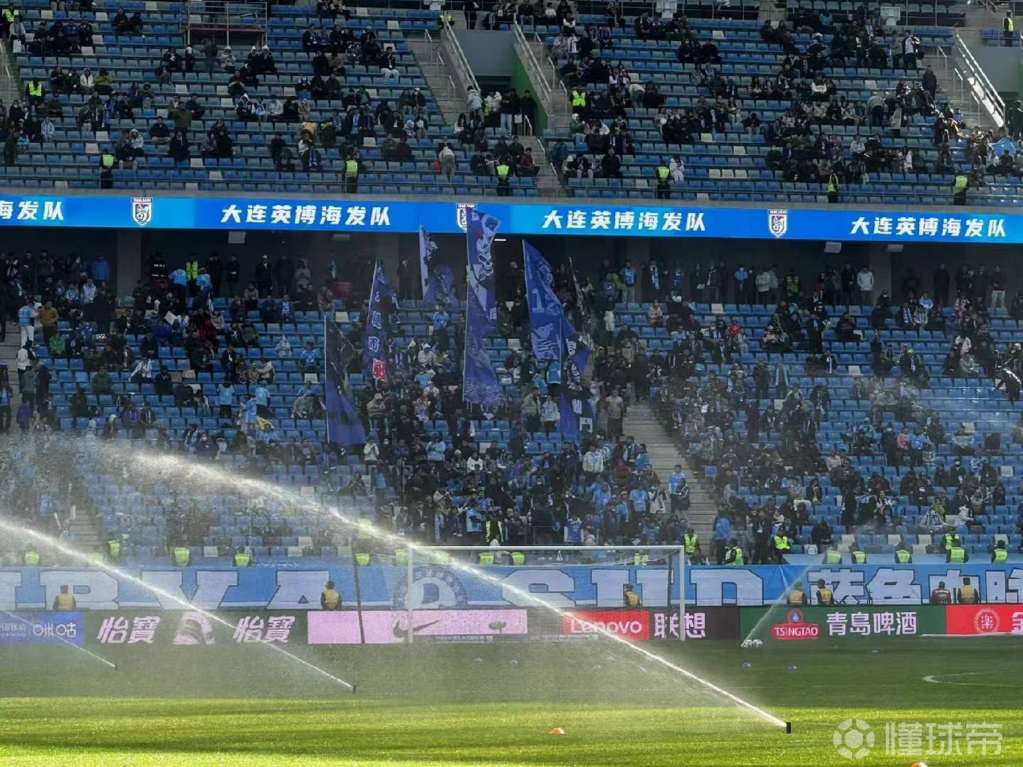九游娱乐app下载-关于球市喧嚣，足球赛季开启，球场热闹非凡的信息