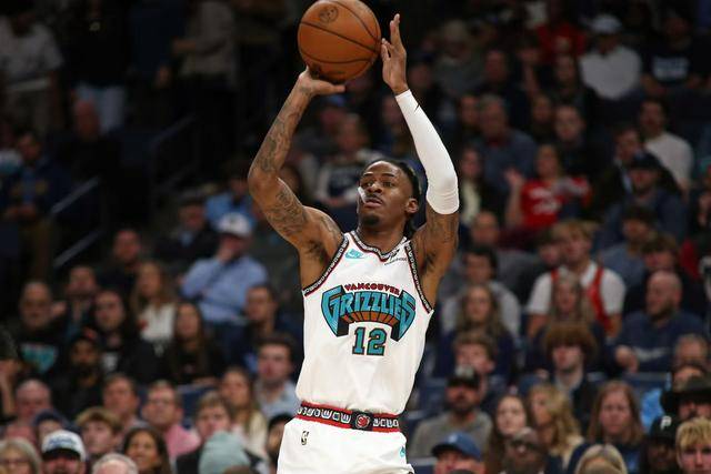 包含火箭客场逆转灰熊，取得关键胜利的词条