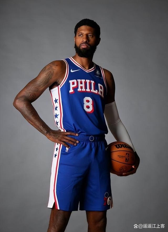 爵士队全队表现出色,一齐奉献胜利 爵士队全队表现出色,一齐奉献胜利