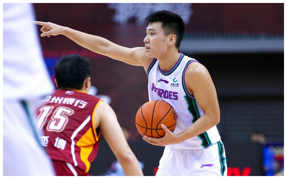 九游官网-比尔包攻击线压制对手，取得三连胜