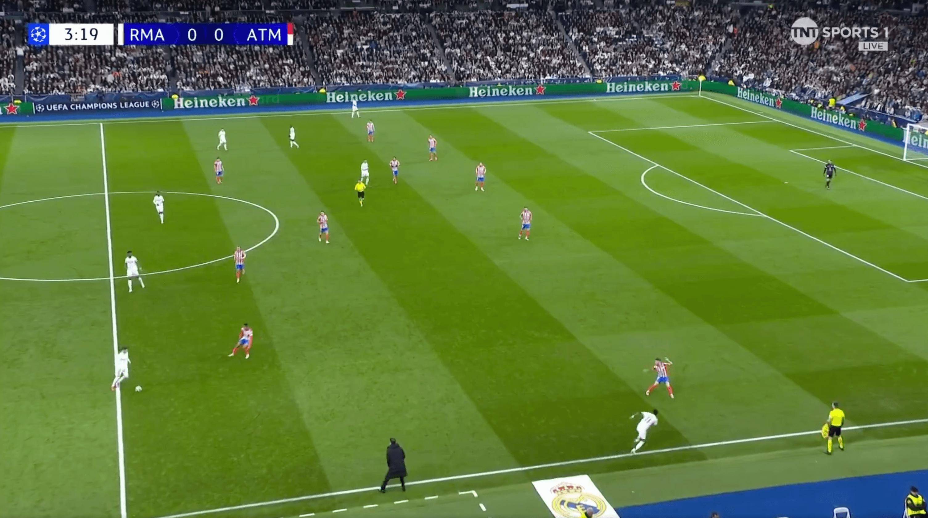 一支实力不俗的球队在比赛中遭遇波折