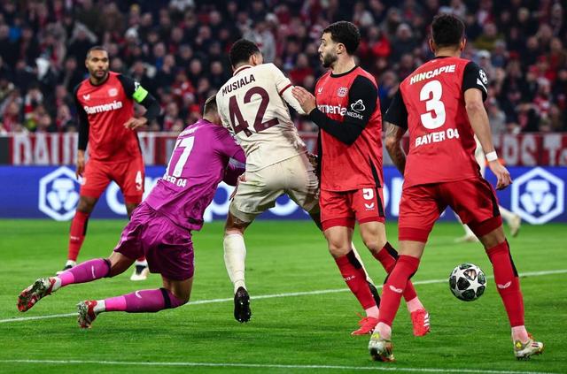 强队实力碾压对手,欧冠比赛中取得胜利 强队实力碾压对手,欧冠比赛中取得胜利