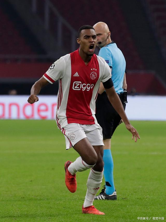 阿贾克斯在欧冠联赛中取得胜利