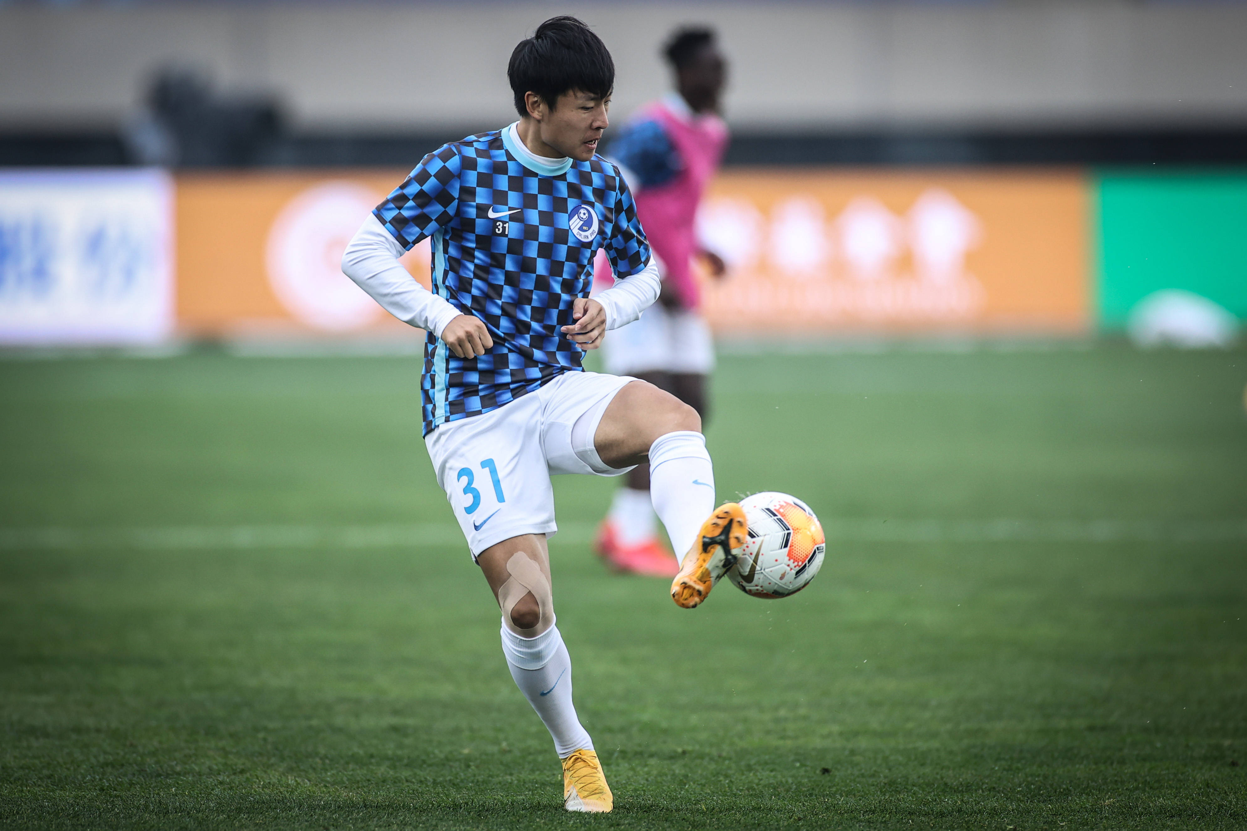 大连人绝杀泰达，豪取三分，保级压力减轻的简单介绍