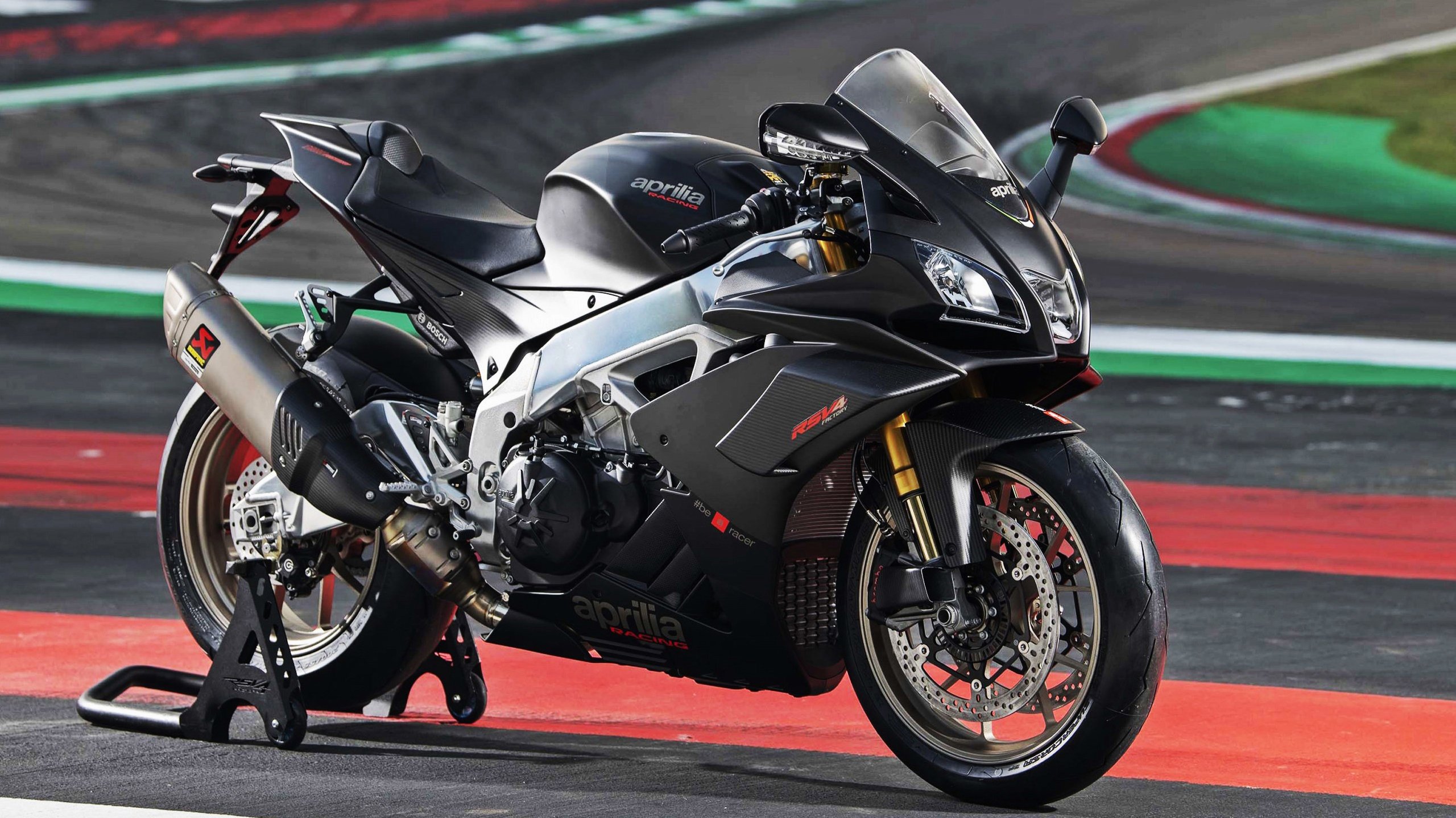 九游官网-逆境咆哮，灰熊末节风暴翻盘深圳，米切尔化身关键先生主宰赛场