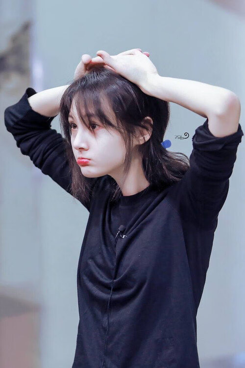 中场定乾坤，从法比尼奥的爆发到中国击溃澳大利亚的战术启示